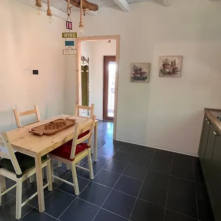 Casa Del Bosco Holiday home Rubiana